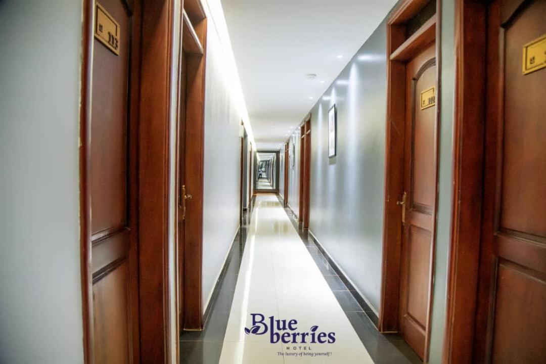 Blue Berries Hotel Entebbe Exterior photo