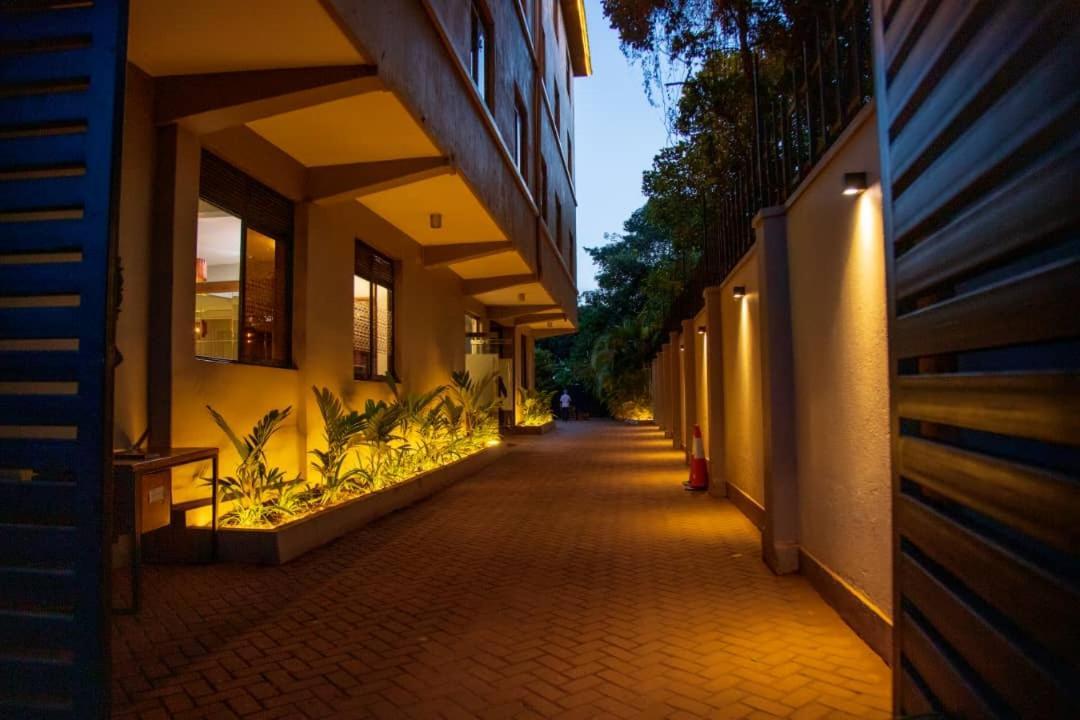 Blue Berries Hotel Entebbe Exterior photo